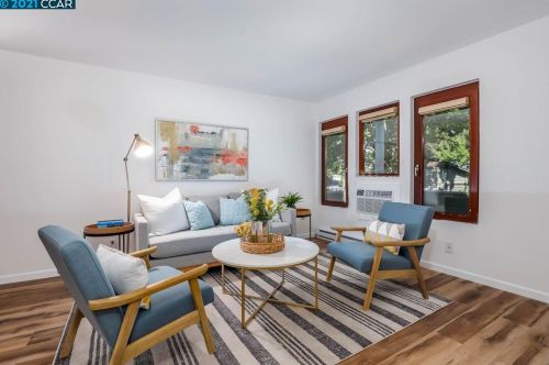 300 Suntree Ln, Concord, CA 94523-5149