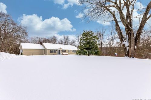 39 Scribner Hl Rd, Wilton CT 06897-2221 exterior