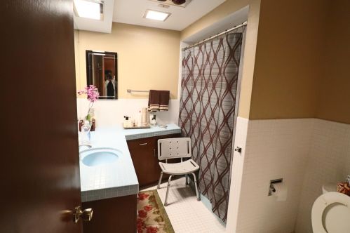 9235 Thrush Ln, Milwaukee WI 53217-1376 exterior