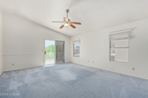 8040 Prickly Poppy Dr, Tucson AZ  85715-4350 exterior