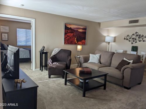 13035 34th St, Phoenix, AZ 85032-6137