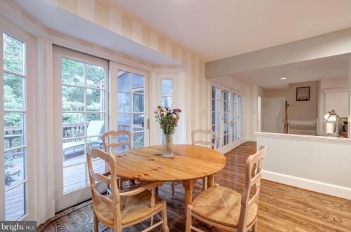 1621 Linway Park Dr, Mc Lean VA 22101-4149 exterior