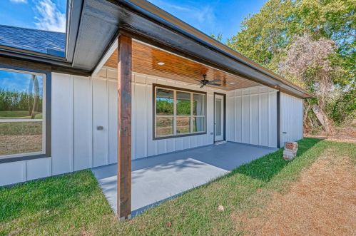 146 Bermuda Cir, Montgomery TX 77356-8205 exterior