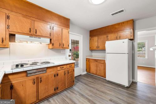 5820 Greenbrier Rd, Atlanta GA 30328-5215 exterior