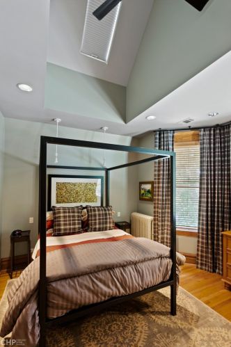 1309 Carmen Ave, Chicago IL 60640-2903 exterior