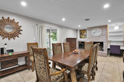 229 Elmwood St, Huntsville TX 77320-3408 exterior