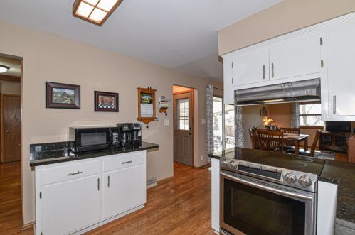 4460 15 St, Milwaukee WI 53221-2320 exterior