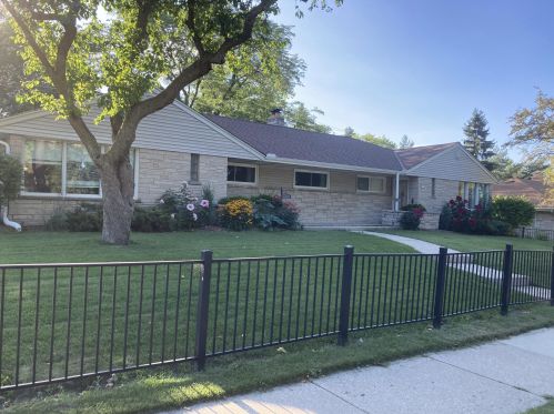 3905 100th St, Milwaukee WI  53222-2433 exterior