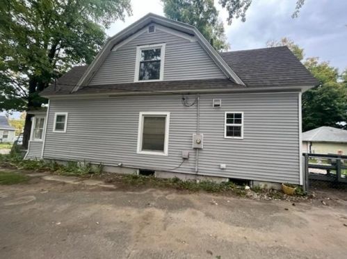 928 Pleasant St, Belding MI 48809-2252 exterior