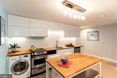 238 10th St, Washington DC  20002-6214 exterior