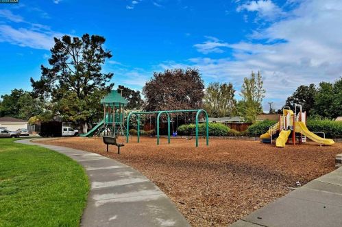 3231 Ida Dr, Concord CA  94519-2136 exterior