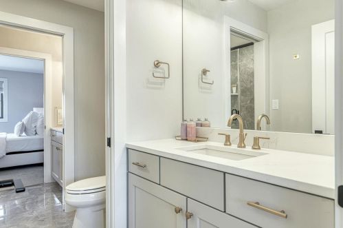 100 Ladue Meadows Ln, Saint Louis MO 63141-7503 exterior