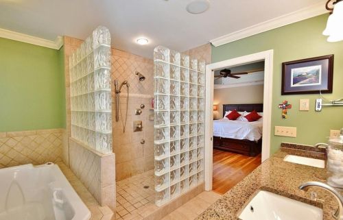 1574 Riverside Dr, Gainesville GA 30501-1843 exterior