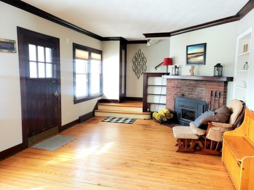 712 5th Ave, Saint Charles IL  60174-2932 exterior