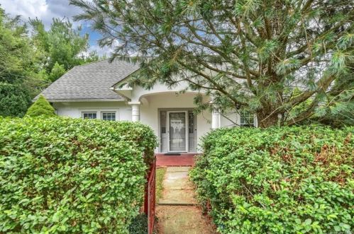 64 Prospect Ave, Valhalla NY 10595-1925 exterior