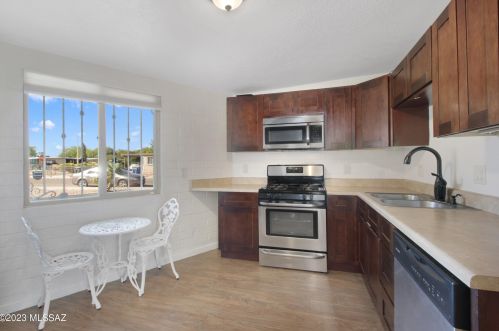 5985 9th Ave, Tucson AZ  85706-4001 exterior