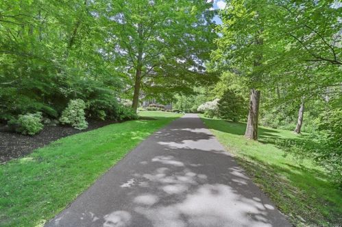 67 Ritch Dr, Ridgefield CT 06877-2815 exterior