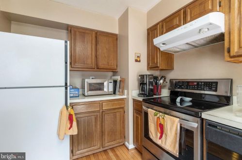 15 Hunters Gate Ct, Silver Spring MD 20904-1827 exterior