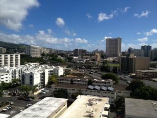 1415 Liholiho St, Honolulu HI  96822-4132 exterior