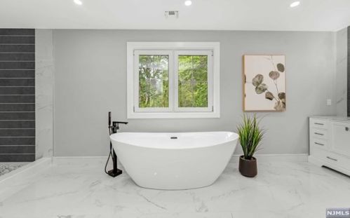 60 Prescott St, Demarest NJ  07627-1420 exterior