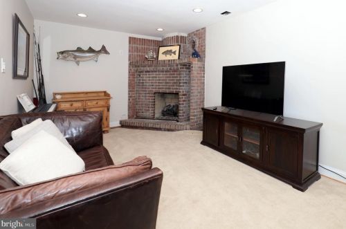 827 Royal St, Alexandria VA  22314-4340 exterior