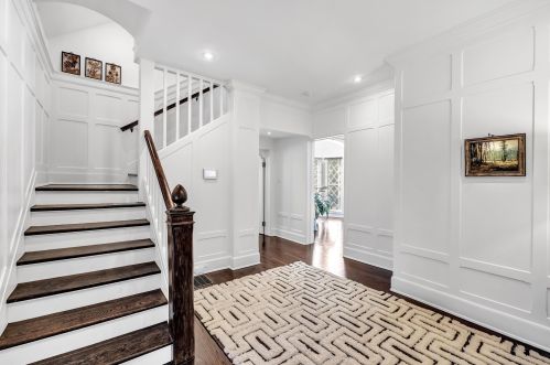 1469 Lilac Ln, Milwaukee WI  53217-2960 exterior