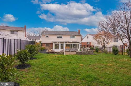 316 Glengary Dr, Pittsburgh PA 19083-2714 exterior