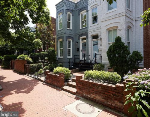 221 E St, Washington DC  20002-7700 exterior