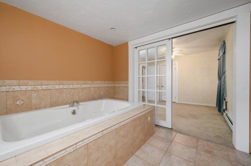 195 Congress St, Woonsocket RI  02895-4859 exterior