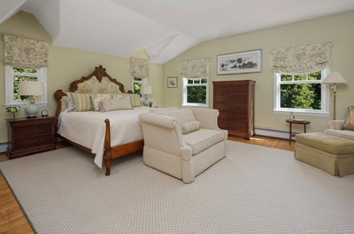 140 Long Lots Rd, Westport CT 06880-3826 exterior