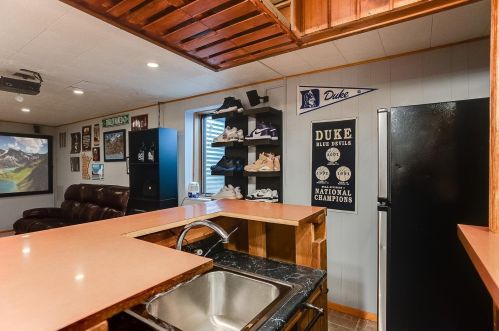 207 County Rd F, Saint Paul MN 55110-3845 exterior