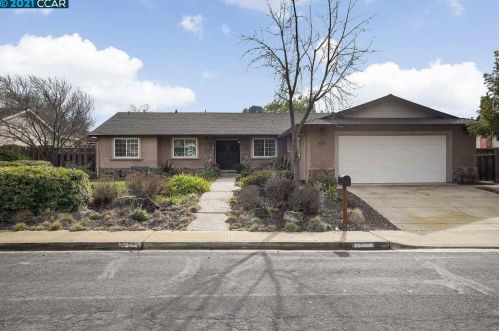 5210 Jomar Dr, Concord, CA 94521-2343