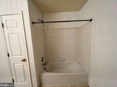 1813 Tobias Dr, Washington DC 20020-2955 exterior