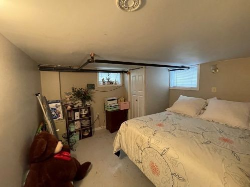 17 Garibaldi St, Springfield MA 01119-1033 exterior