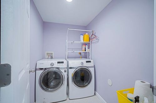 81 Rte 80, Deep River CT 06419-1429 exterior