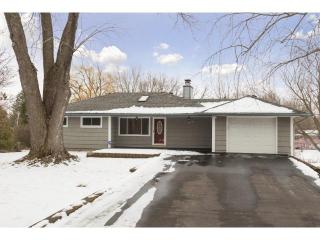 10003 Crestridge Dr, Hopkins, MN 55305-1601