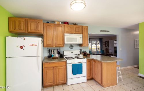 6608 College Ave, Grand Rapids MI 49548-6948 exterior