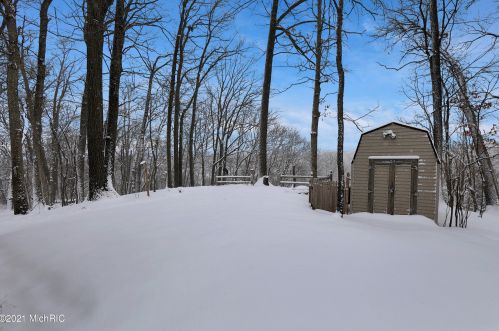 901 Marshall St, Portland MI 48875-1372 exterior