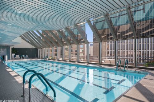 950 Michigan Ave, Chicago IL 60605-2201 exterior