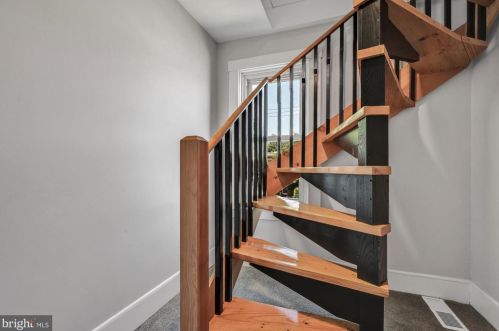 704 Walnut St, Lancaster PA  17602-2435 exterior