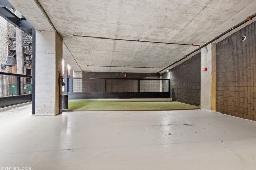 400 Huron St, Chicago IL  60654-7962 exterior