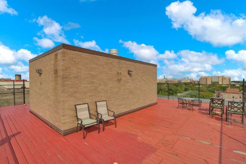 1401 55th St, Chicago IL  60615-5402 exterior