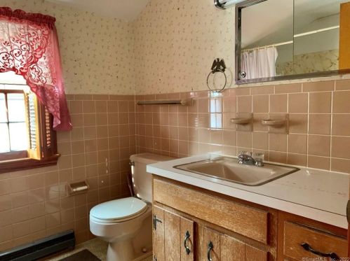 216 Chestnut Ave, Torrington CT 06790-5140 exterior