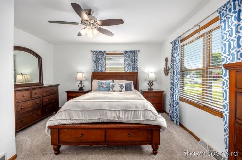 7497 Sunview Dr, Grand Rapids MI 49548-7382 exterior