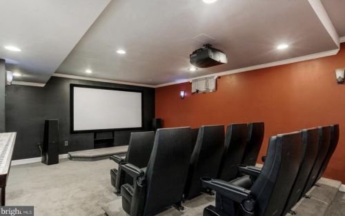 17 Fieldcrest Dr, Columbus NJ  08022-1959 exterior