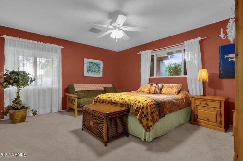 8051 14 Ave, Phoenix AZ 85023-2585 exterior