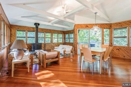 11 Maple Ave, Demarest NJ  07627-2404 exterior