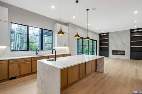 116 Lk Rd, Demarest NJ 07627-2236 exterior