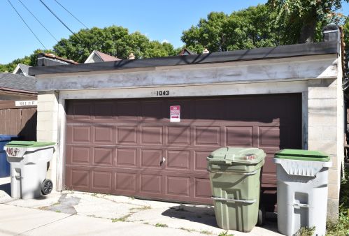 1043 31, Milwaukee WI 53215-2133 exterior