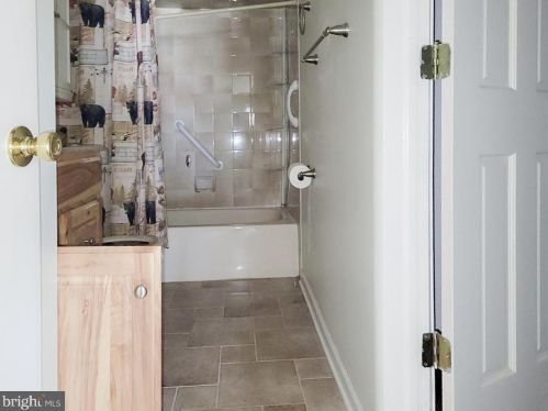 13 Sparrow Cir, Fredon NJ 07860-1493 exterior